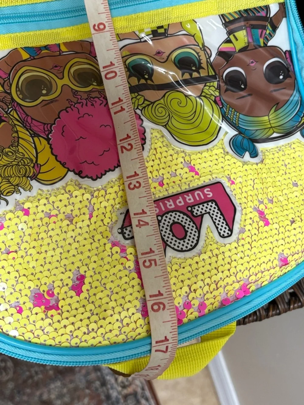 /LOL Surprise! Set: Backpack and Plush Doll Queen Bee No Clothing